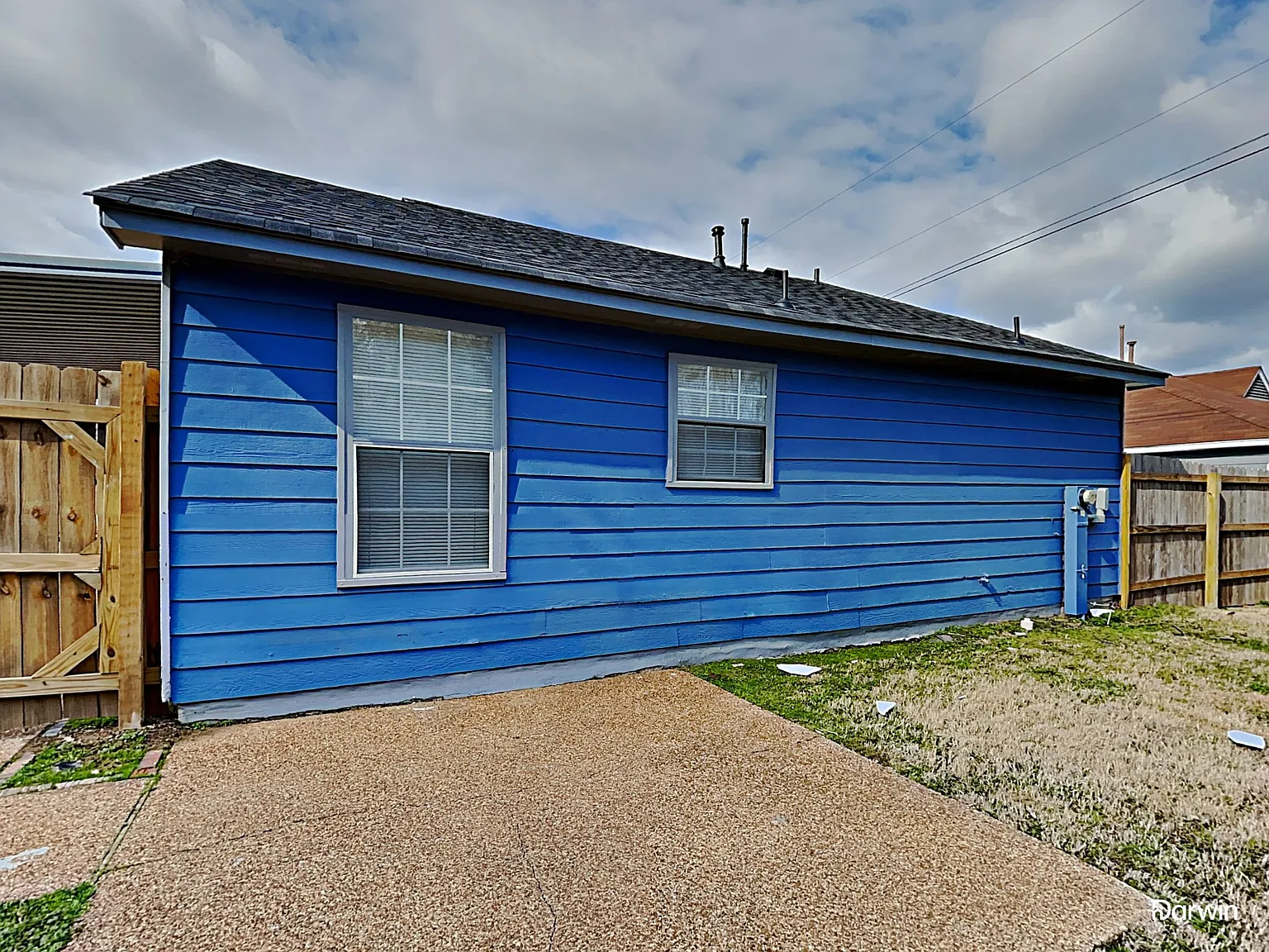 3 bed, 2.0 bath, 1076 sqft, $1,405 — Photo 2