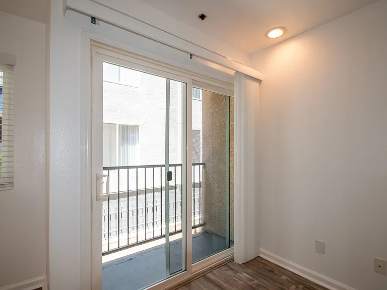 11035 Otsego St — Photo 4