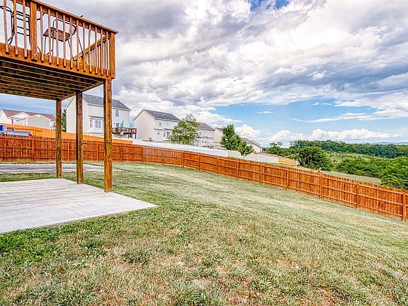 5th image of 525 Keystone Dr