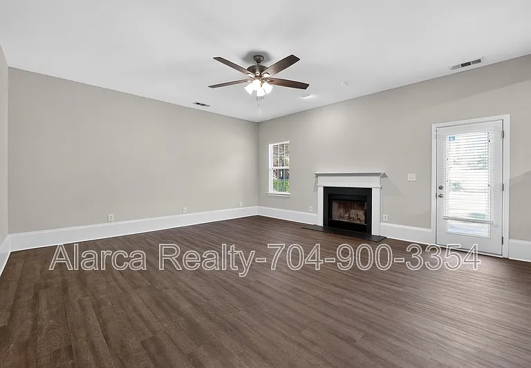 2041 White Cedar Ln — Photo 9
