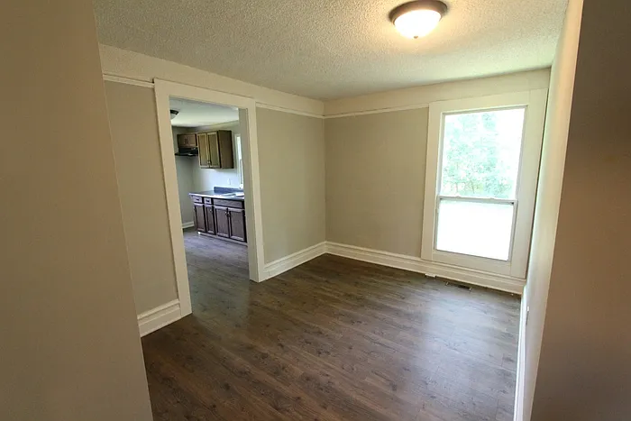 442 Hall St — Photo 11