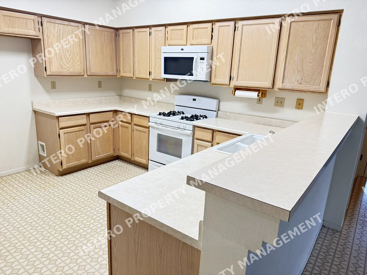 3 bed, 1662 sqft, $2,350 — Photo 2