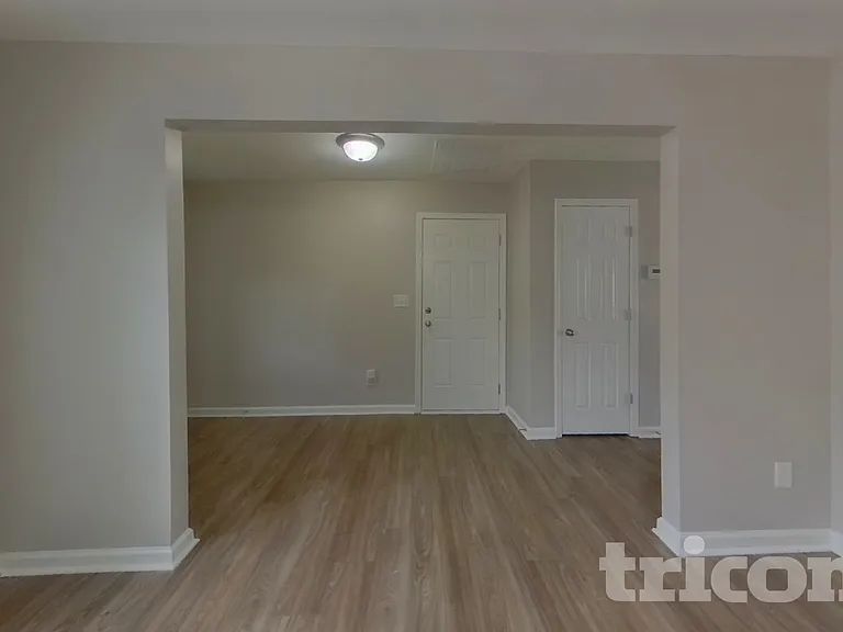 11311 Breezehill Ln — Photo 4
