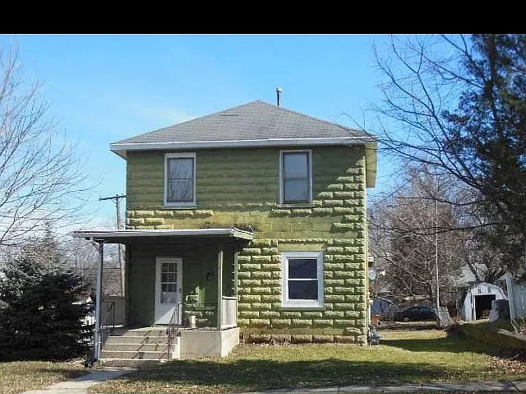 327 N Johnston Ave — Photo 1