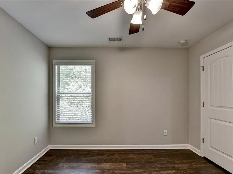 7245 Heritage Oak Ct — Photo 47