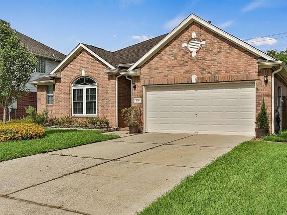 2nd image of 109 Ravenknoll Ct