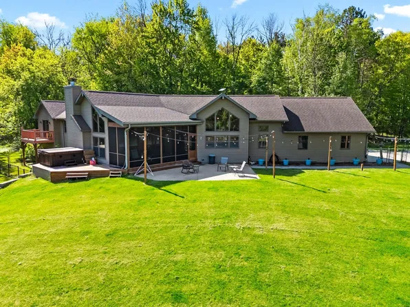 1400 McDonald St, Oconto, WI 54153