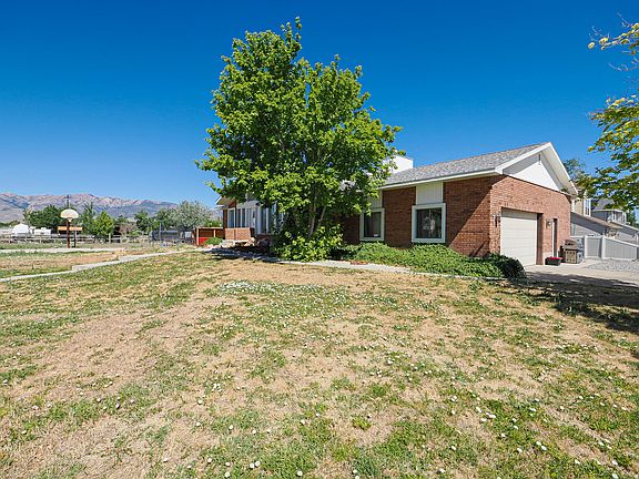 4th image of 48 Orchard Ln