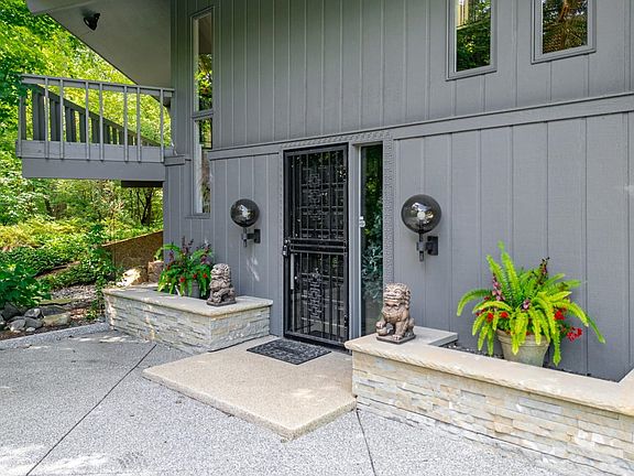 2nd image of 2610 Spring Creek Rd