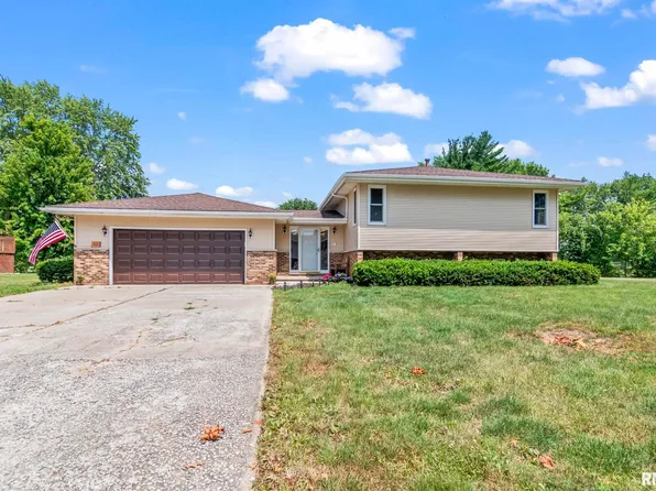 111 Stony Creek Dr, Chatham, IL 62629