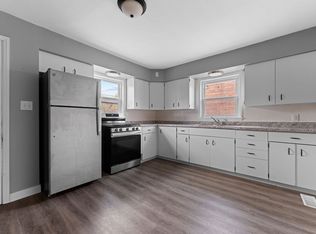 212 W 8th Ave #1, Oshkosh, WI 54902