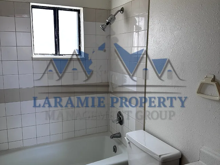 714 Downey St #18 — Photo 14