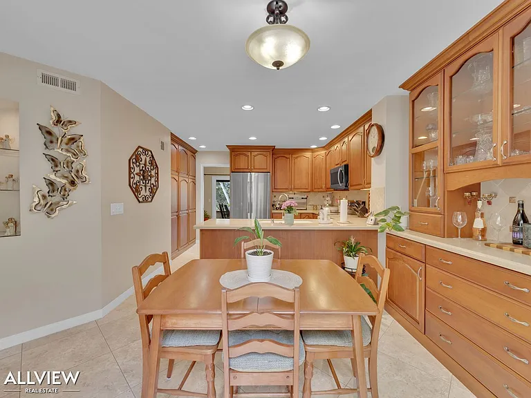 17547 Devereux Rd — Photo 33