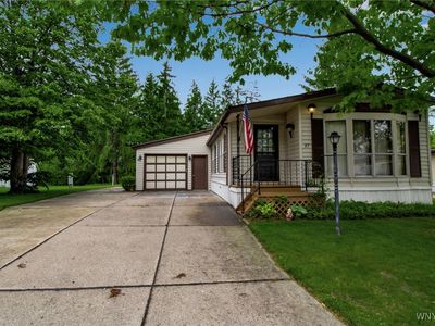 37 Waterview Pkwy, Hamburg, NY, 14075
