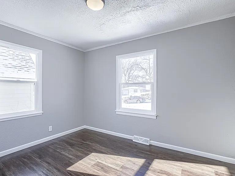5345 N 33rd Ave — Photo 13