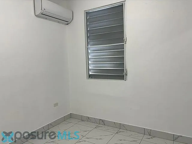 3 bed, 1.0 bath, 1200 sqft, $1,250 — Photo 3