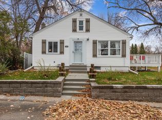 1598 Canary Ln, Mound, MN 55364