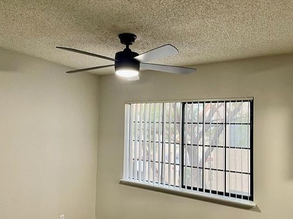 3rd image of 4130 Sanderling Cir Unit 434