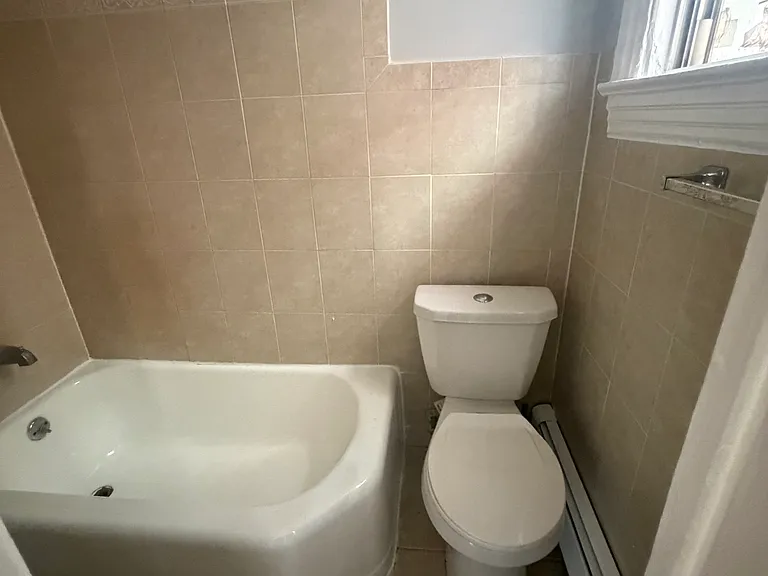 187 Avenue E #4 — Photo 4