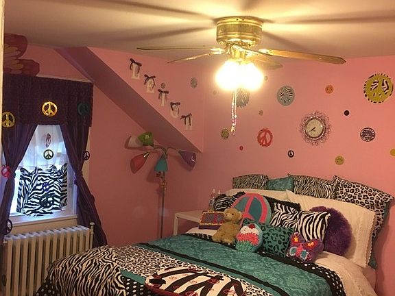 Bedroom 2
						:
						Currently used as a girl's bedroom