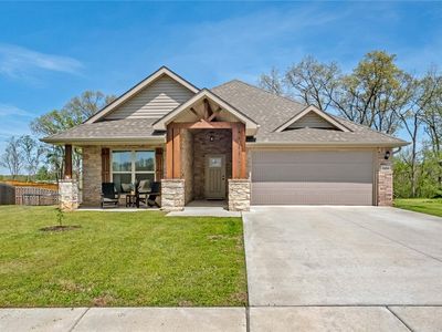 2424 Lock Ln, Pea Ridge, AR, 72751