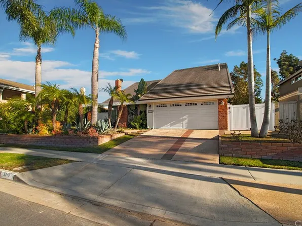 3808 Mistral Dr, Huntington Beach, CA 92649
