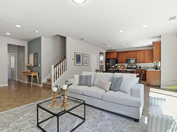 5th image of 2016 Sycamore Grove Ln