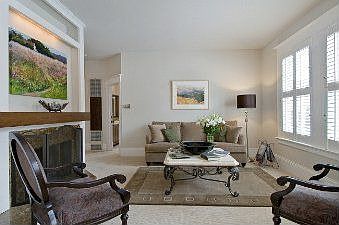 :: 2998 Jackson Street, #1