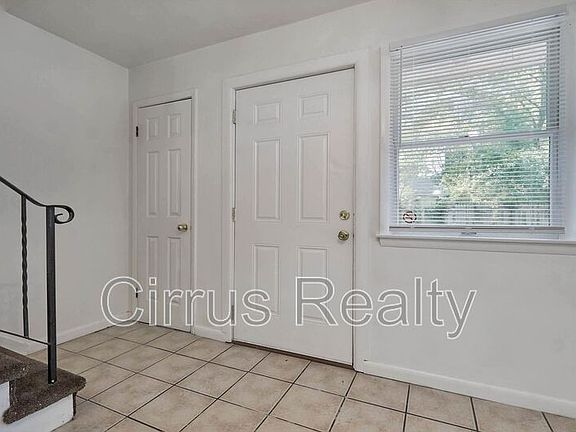 4th image of 90 Francis St