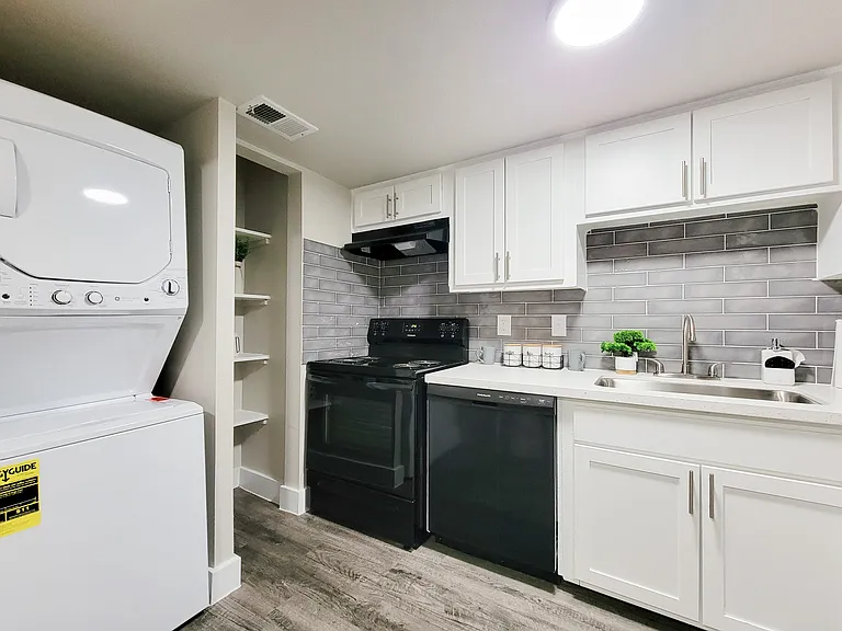 Arcata Townhomes — Photo 19
