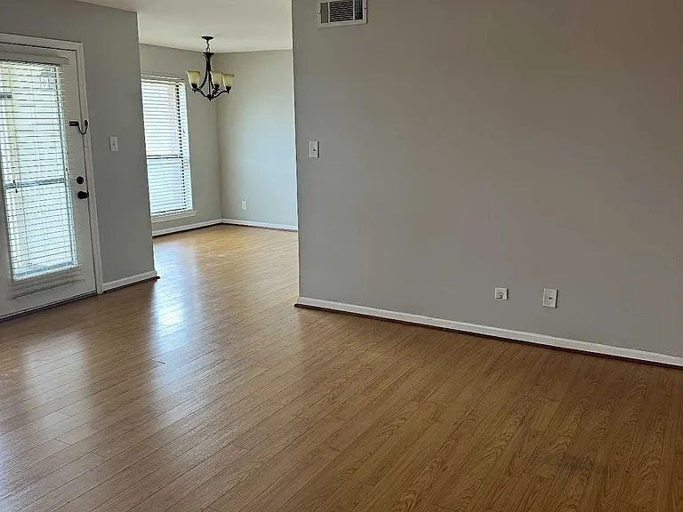 3305 Chase Ln NE #3305 — Photo 1