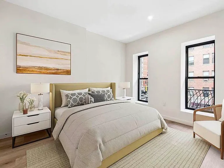 1105 Lexington Ave #2A — Photo 2