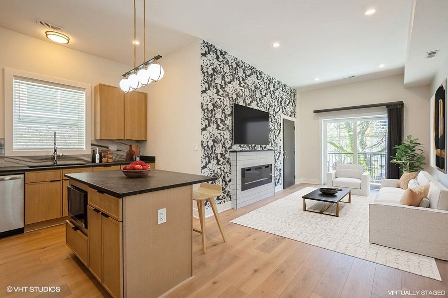 1st image of 456 E Oakwood Blvd #3