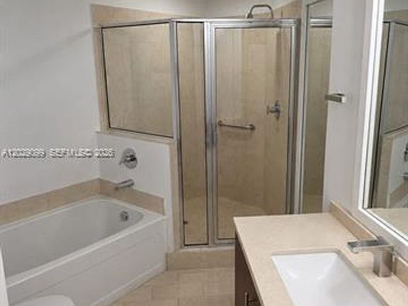 5th image of 1111 SW 1st Ave APT 2020