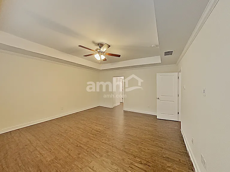 411 Pearson Cir — Photo 16