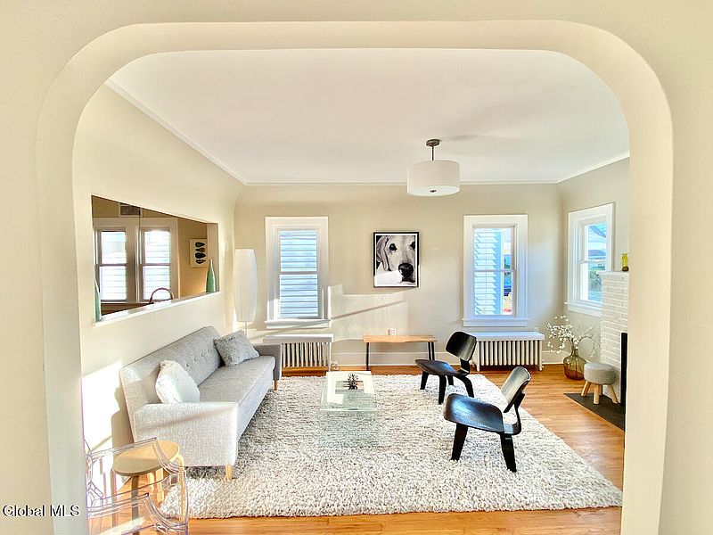 2nd image of 905 Cleveland Avenue