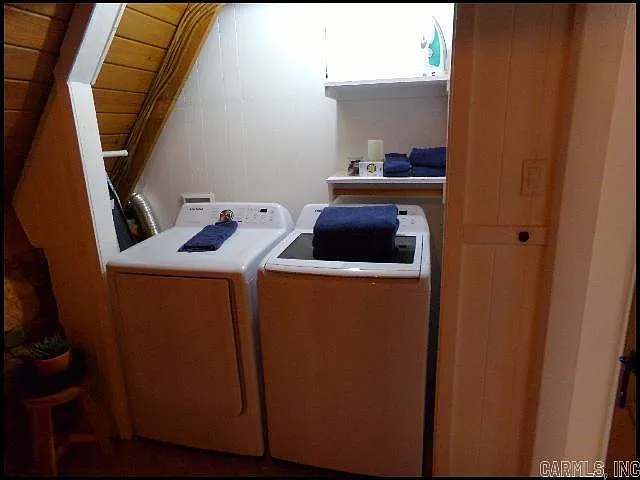 136 Catalina Cir — Photo 17