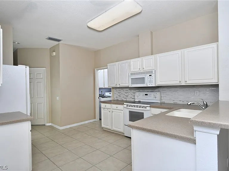 12790 Meadow Hawk Dr — Photo 17