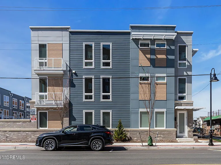 1403 N Kingsley St #210 — Photo 46