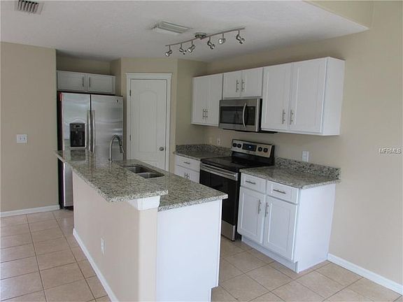 4th image of 7411 Oxford Garden Cir