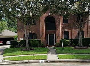 221 Rustic Oaks Dr, League City, TX 77573