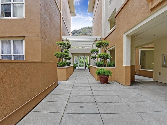 3rd image of 1 Crescent Way APT 1110