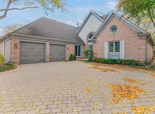 513 Rivershire Pl, Lincolnshire, IL 60069