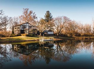 19499 Burke Ln, Carlinville, IL 62626