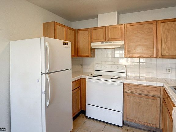 2nd image of 2777 Aarondavid Dr #B