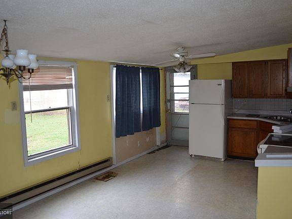 2nd image of 411 N I St