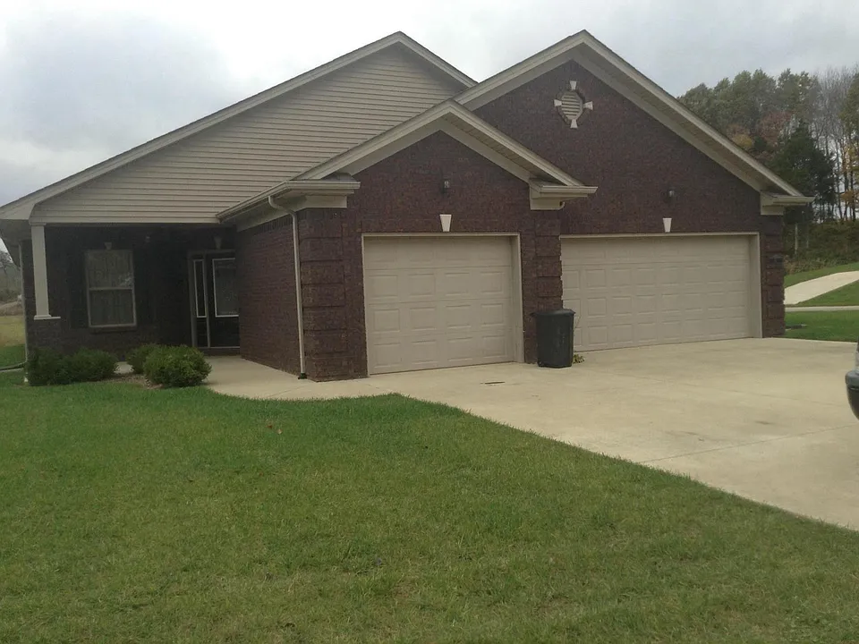 111 Vineland Parkway Dr