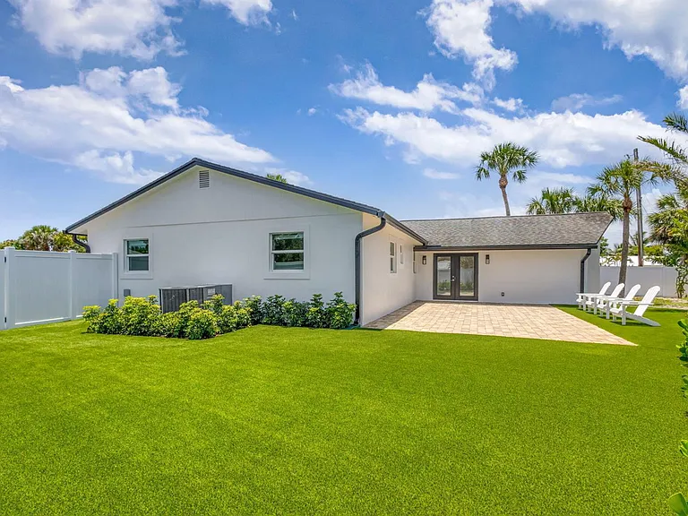 204 W Whitney Dr — Photo 35