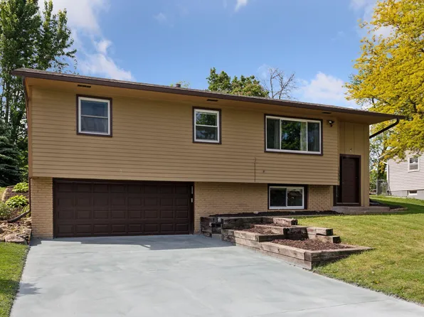 1355 20th St W, Hastings, MN 55033