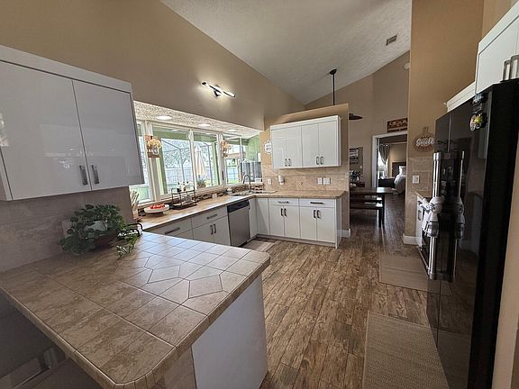 3rd image of 2702 SE Bishop Avenue